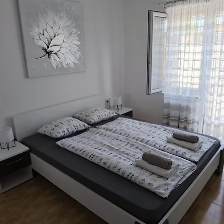 Valerie Apartmán *